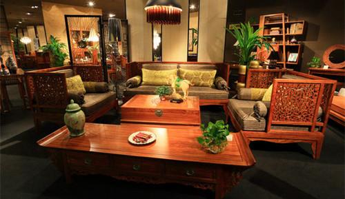 紅木家具的材質和工藝哪個更重要